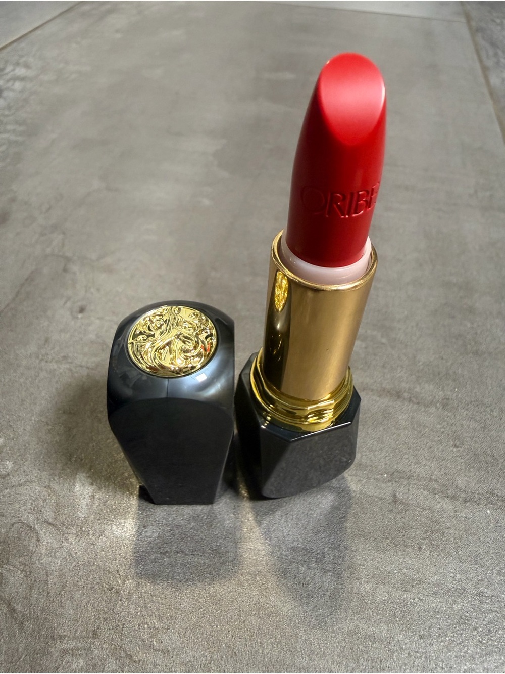 Oribe Lip Lust Creme Lipstick The Red Le Rouge satin Bold Red Matte Finish NEW